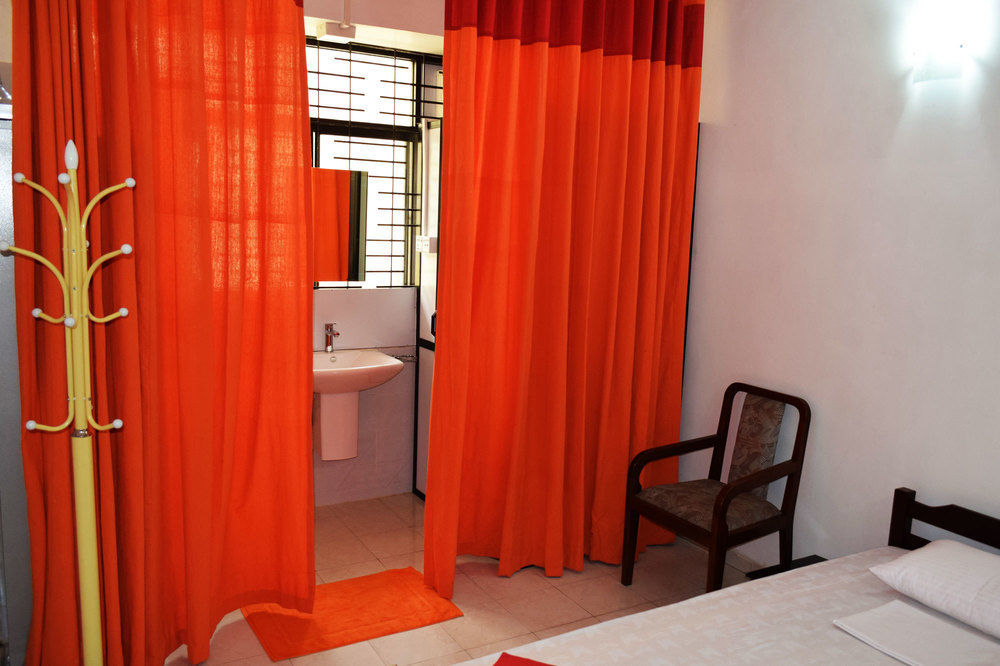 Thambili Island @ Stubbs Hotel Colombo Buitenkant foto